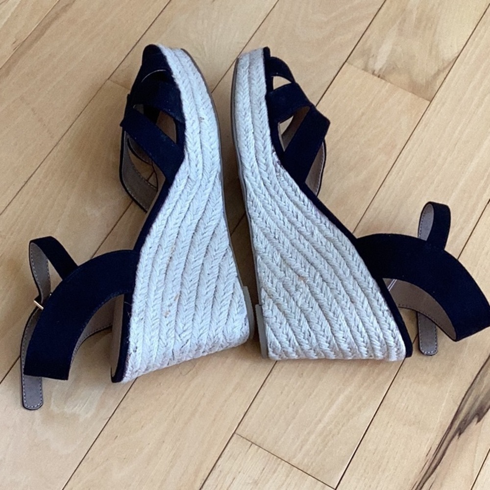 American Eagle by Payless, black fabric espadrille, open toe wedges. Women’s 10 - Picture 9 of 16